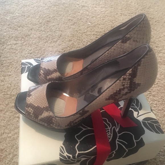 Pumps - Picture 1 of 1